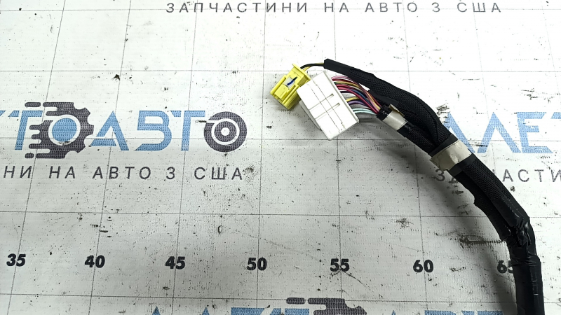 Cablaj pentru ușa din dreapta față a unui Toyota Prius V 12-17 fără cheie