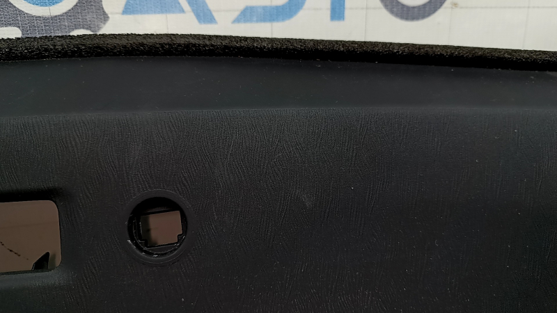 Торпедо передняя панель верхняя часть с AIRBAG Toyota Prius V 17-17 черная, царапины