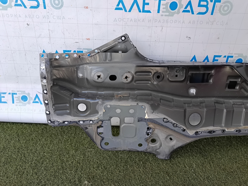 Задняя панель Toyota Prius 50 16-18 высверлена, черная