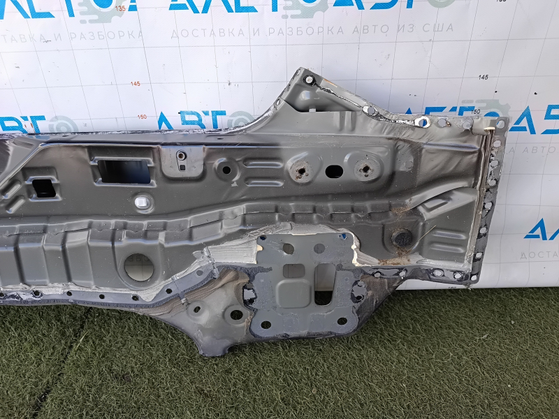 Задняя панель Toyota Prius 50 16-18 высверлена, черная
