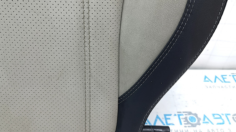 Spatele scaunelor din spate, al doilea rând, stânga, Subaru Forester 19-24 SK, piele neagră și gri, perforată, curățabilă chimic, șifonată