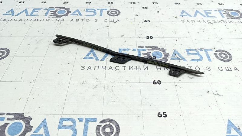 Молдинг переднего бампера левый Audi A6 C8 19-23 структура, S-Line, погнут