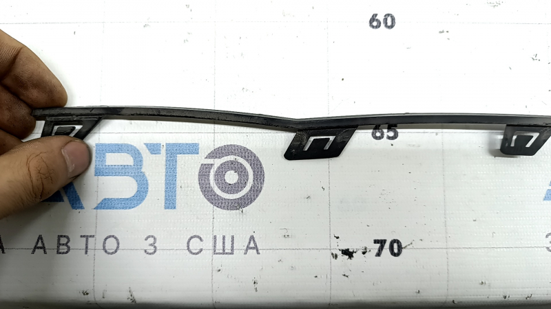 Молдинг переднего бампера левый Audi A6 C8 19-23 структура, S-Line, погнут