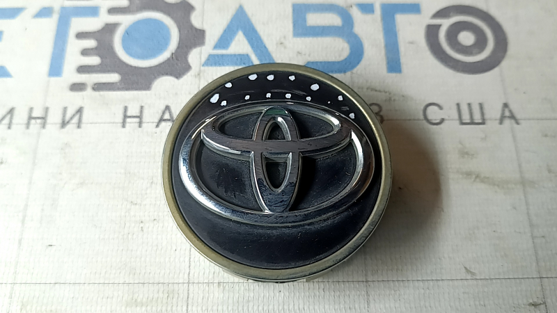 Центральный колпачок на диск Toyota Rav4 19-23 тип 1 62мм, царапины
