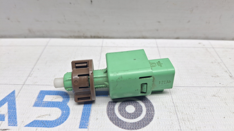 Comutator stop frână Toyota Prius 30 10-15