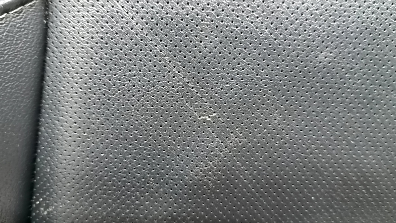 Husă pernă scaun șofer Ford Fusion mk5 17-20, titan, piele neagră, perforată, pentru ventilație și încălzire, zgârieturi