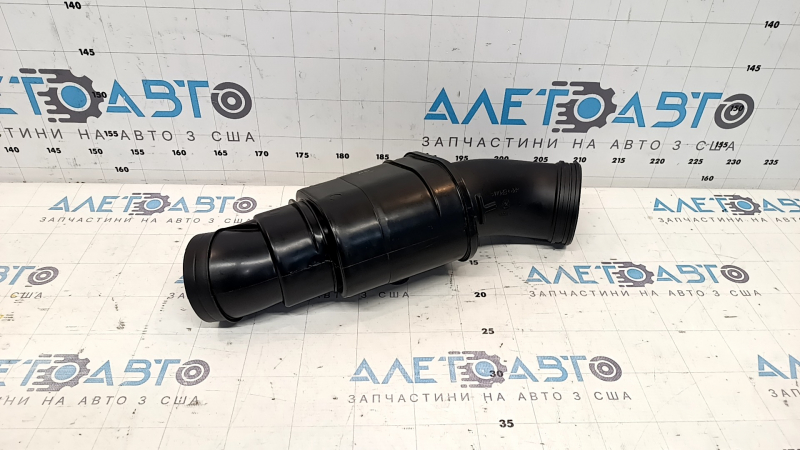 Воздуховод от фильтра BMW 5 F10 12-16 2.0T