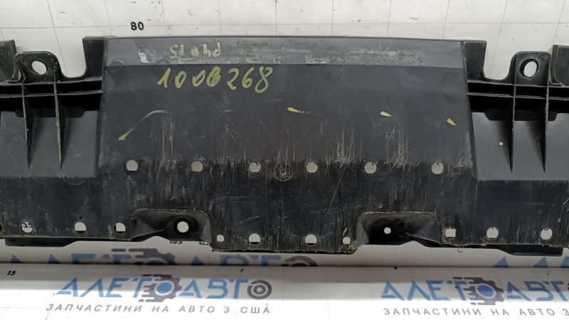 Защита переднего бампера Toyota Prius V 12-17 надрывы, затерта