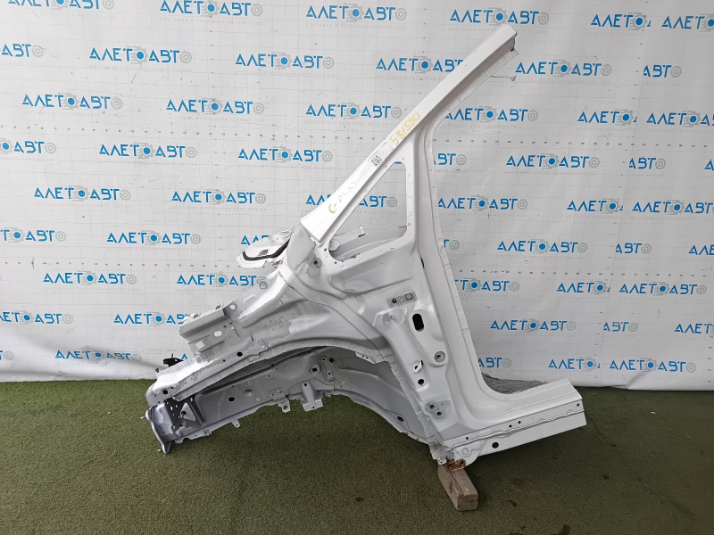 Sfert stânga față la un Ford C-max MK2 13-18, tăiat cu aur, alb