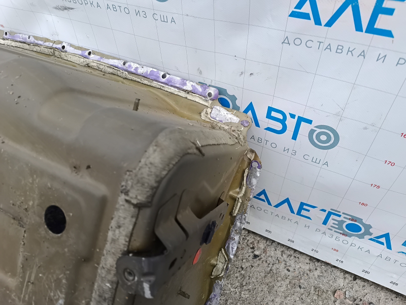 Корыто багажника Tesla Model 3 18-23 высверлено, графит PMNG, надорвано