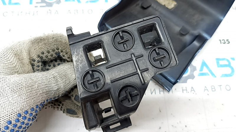 Молдинг крыла нижний правый Mazda CX-5 22-25 синий, сломаны крепления