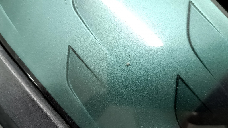 Grilă radiator pentru Toyota Prius 50 Prime 17-19 cu emblemă, sub radar, fără senzori de parcare, zgârieturi, ciobiri, elemente de fixare rupte