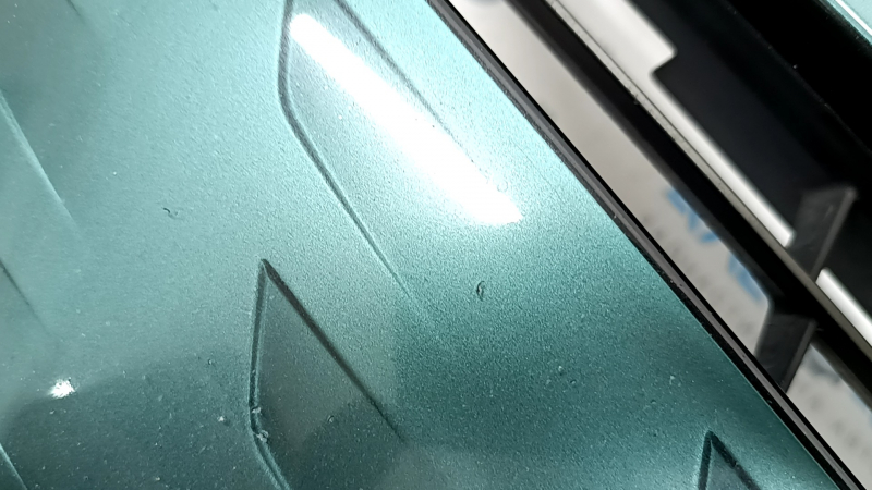 Grilă radiator pentru Toyota Prius 50 Prime 17-19 cu emblemă, sub radar, fără senzori de parcare, zgârieturi, ciobiri, elemente de fixare rupte