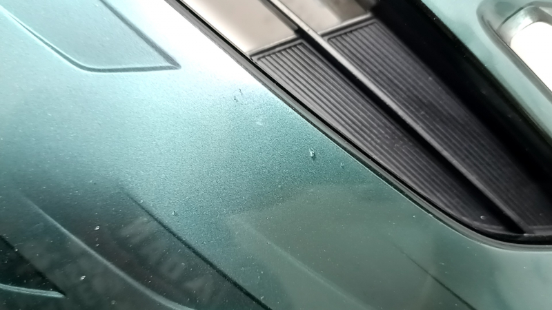 Grilă radiator pentru Toyota Prius 50 Prime 17-19 cu emblemă, sub radar, fără senzori de parcare, zgârieturi, ciobiri, elemente de fixare rupte
