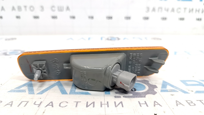 Поворотник в бампере передний правый Lexus RX300 99-03