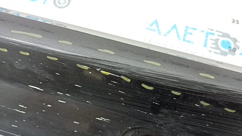 Порог правый Toyota Prius 50 16-22 графит, царапины