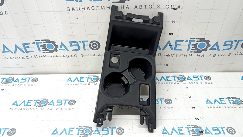Подстаканник центральной консоли Subaru Forester 25-26 черный, царапины