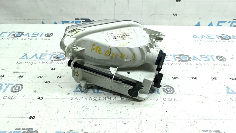 Semnalizator dreapta Ford Escape MK3 17-19, alb cu proiectoare de ceață, lucios