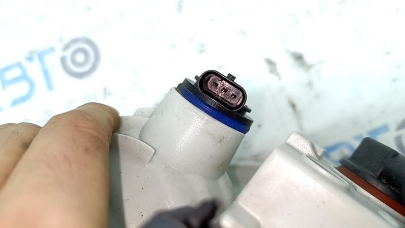 Semnalizator dreapta Ford Escape MK3 17-19, alb cu proiectoare de ceață, lucios