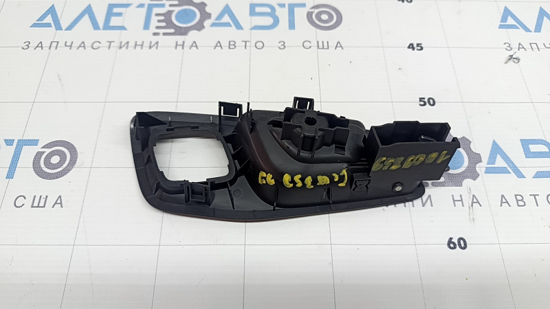 Ручка двери внутренняя передняя левая Ford Escape MK3 17-19 хром, под память, царапины