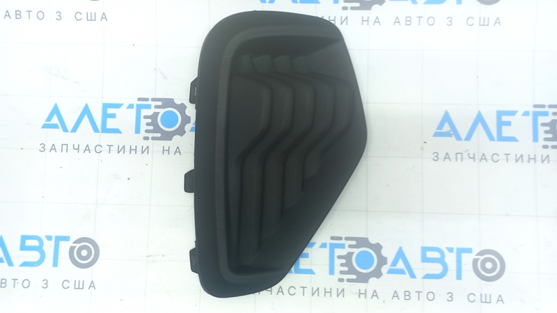 Mufă proiector ceață dreapta Ford Escape MK4 23-26 structură, zgârieturi, crăpătură în suport