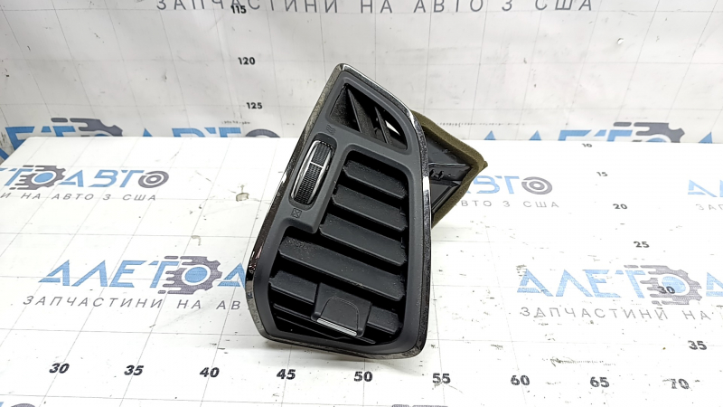 Дефлектор воздуховода торпеды левый Ford Escape MK3 16-19 черный с черным глянцем