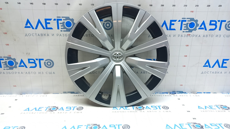 Колпак колесный Toyota Camry v70 18-24 серый, скол, царапины