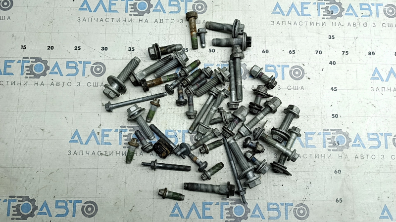 Hardware-ul suspensiei spate pentru Ford Escape MK4 23- FWD, incomplet