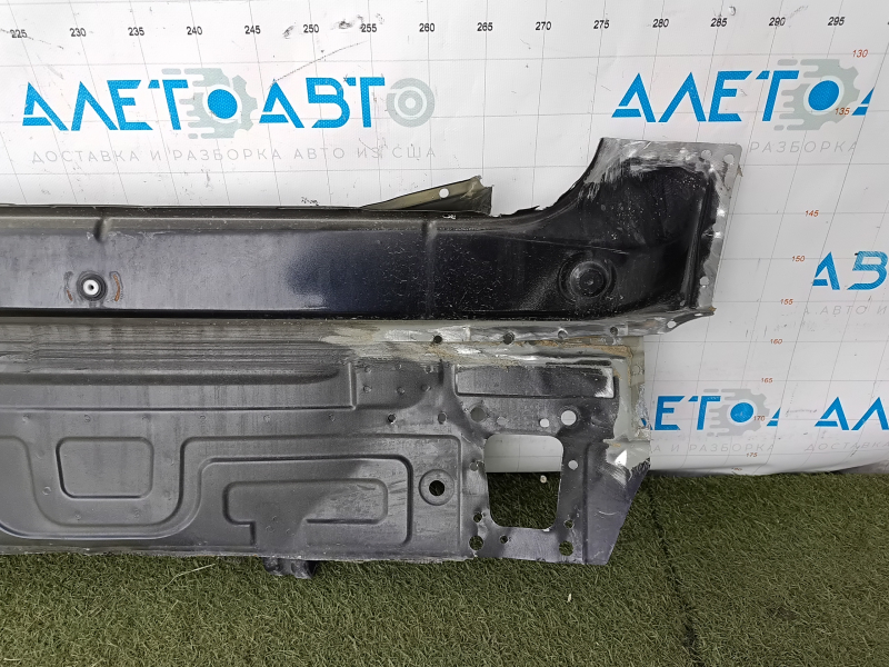 Задняя панель VW Tiguan 09-18 2 части, высверлена, черная