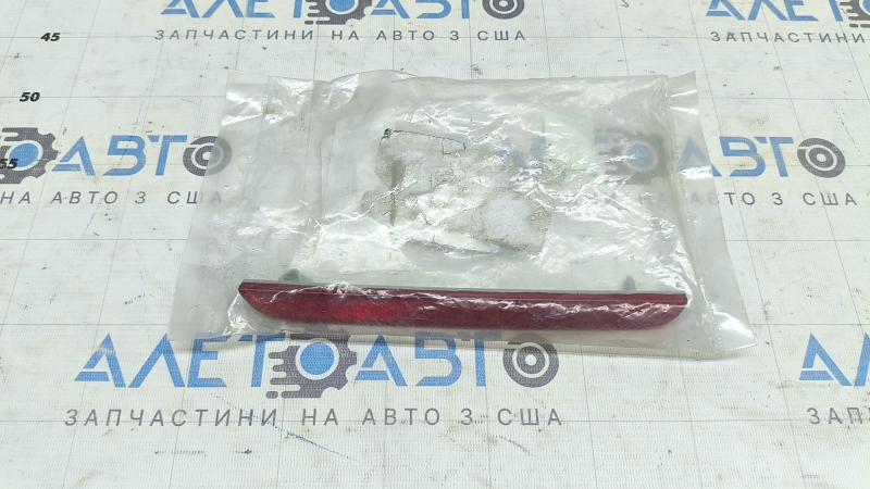 Reflector bara spate dreapta pentru Dodge Challenger 15-23.