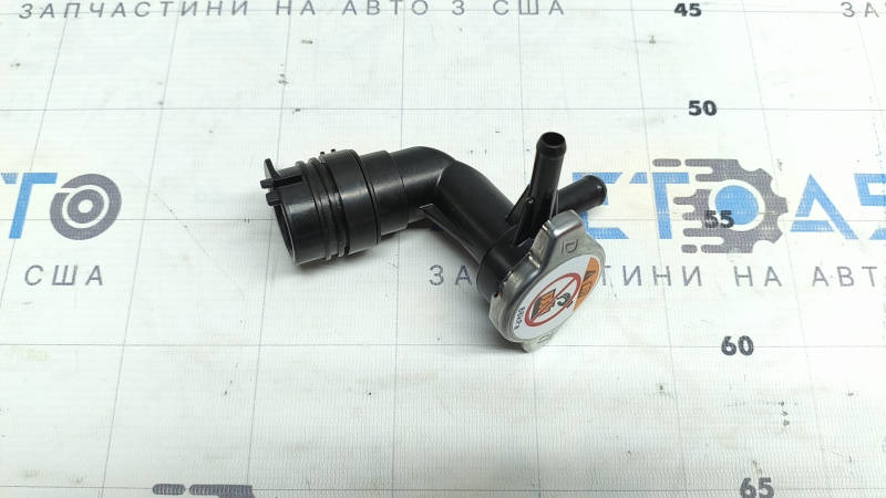 Горловина радиатора Toyota Camry v70 18-19 2.5 JP с крышкой