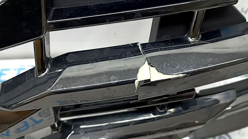 Grilă frontală Limited Hyundai Tucson 2025-2026, crom închis, spartă