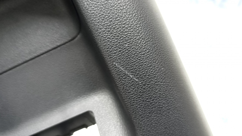 Ornament consolă centrală spate Hyundai Tucson 25-26 negru sub hub USB, zgârieturi