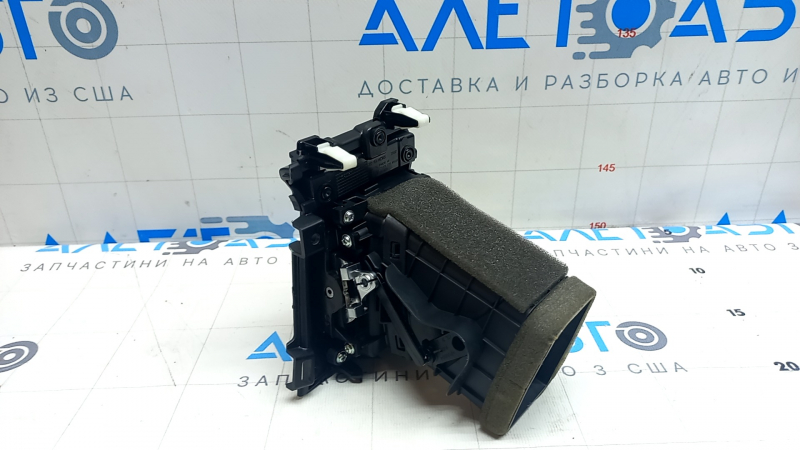 Deflector conductă de aer stânga bord Kia Niro 17-19 intern, ramă neagră lucioasă, inserție albastră