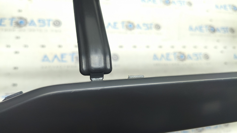 Bara față goală partea inferioară Hyundai Kona 18-21 1.6, 2.0 sub proiectoarele de ceață, zgârieturi