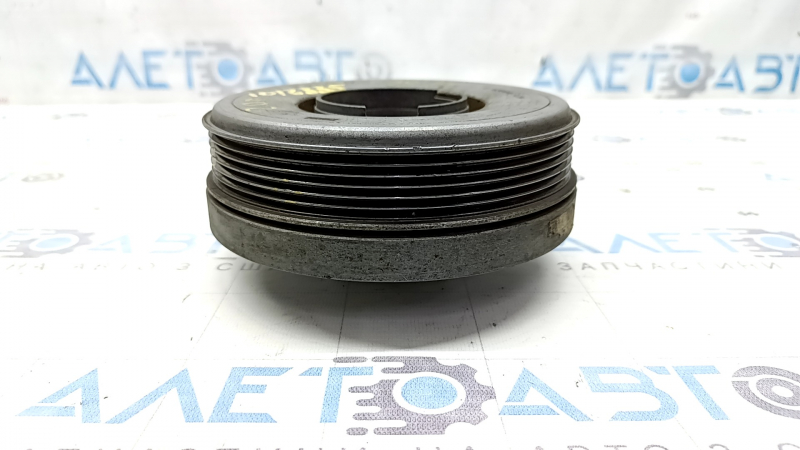 Zgârieturi la fulia arborelui cotit BMW F30 17-18 B46B20B 2.0T AWD