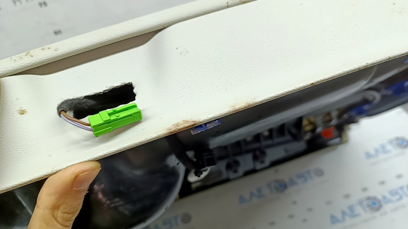 Panou ușă dreapta față pentru Volvo XC90 16-20, gri, inserție din piele gri, cotieră din piele gri cu mâner, inserție cu aspect de lemn cu ornament cromat, curățabil chimic