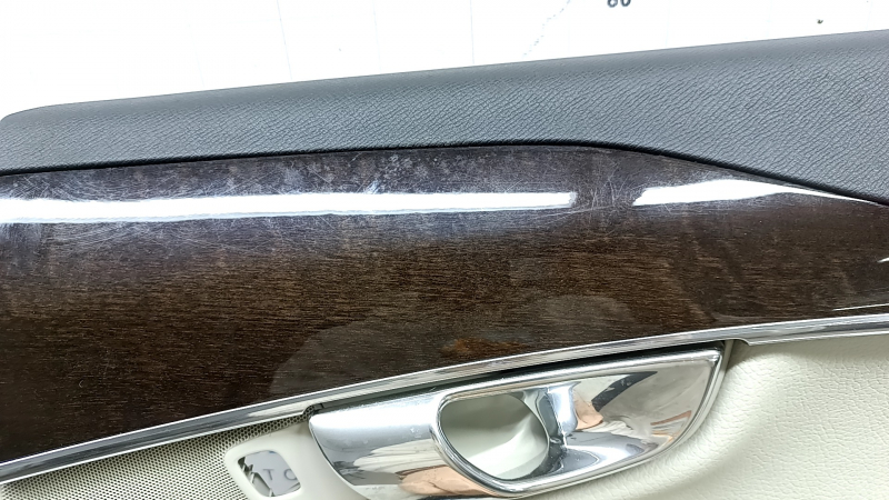 Ornament ușă, placă spate dreapta, Volvo XC90 16-20, gri, inserție din piele gri, cotieră din piele gri, cu mâner, inserție din lemn cu ornament cromat, zgârieturi pe inserție, gata de curățat chimic