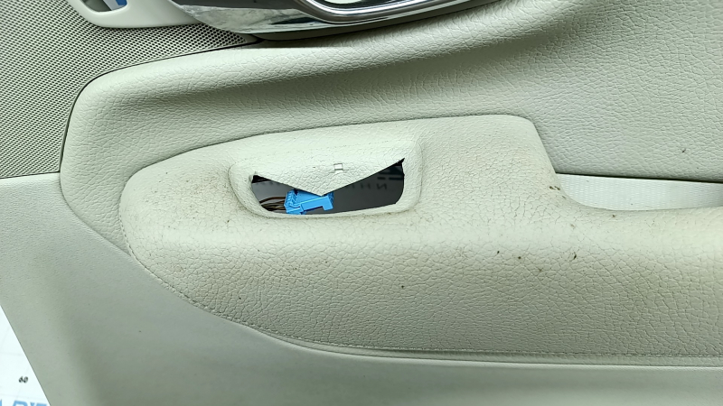 Ornament ușă, placă spate dreapta, Volvo XC90 16-20, gri, inserție din piele gri, cotieră din piele gri, cu mâner, inserție din lemn cu ornament cromat, zgârieturi pe inserție, gata de curățat chimic