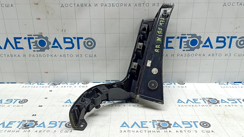 Накладка фонаря правая Kia Niro 17-22 большая, черный глянец, царапины