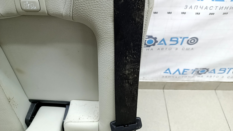 Заднее сиденье центральное 2 ряд Volvo XC90 16-25 кожа серая под 3 ряда, с ремнем и подлокотником, под химчистку, вмятины, ржавый каркас