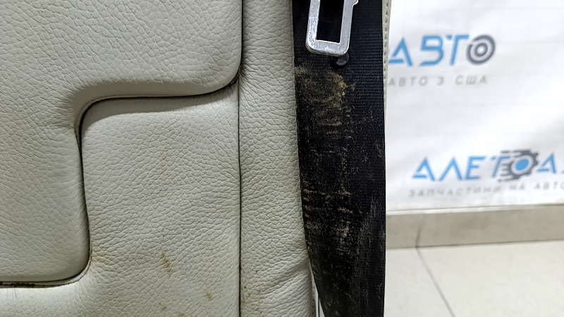 Заднее сиденье центральное 2 ряд Volvo XC90 16-25 кожа серая под 3 ряда, с ремнем и подлокотником, под химчистку, вмятины, ржавый каркас