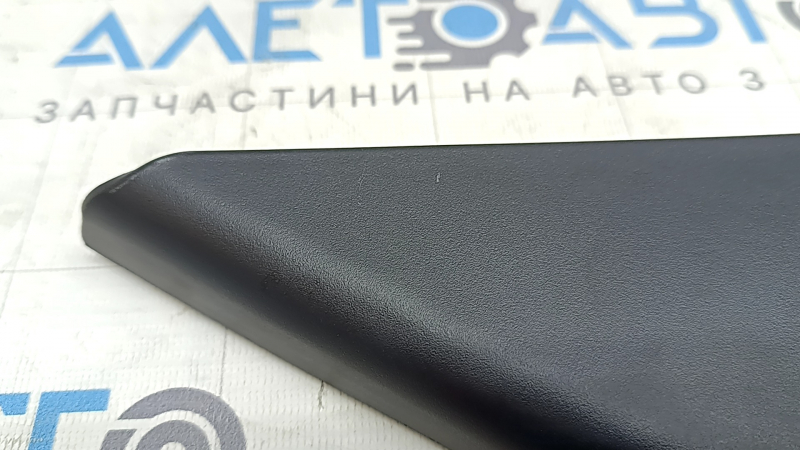 Panou ornamental triunghiular pentru ușa spate dreapta a Kia Niro 17-22, interior, negru, zgârieturi