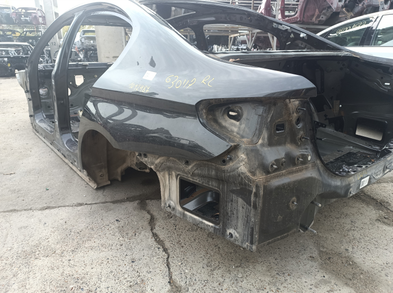 Aripă spate stânga BMW 5 G30 17-23 pe caroserie, grafit