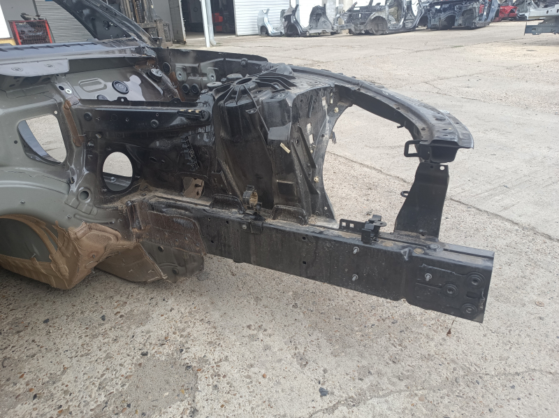 Panou lateral stânga față BMW 5 G30 17-23 pe caroserie, grafit
