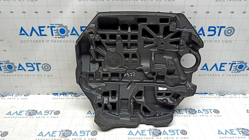 Накладка двигателя Audi A3 22-26 2.0T царапина