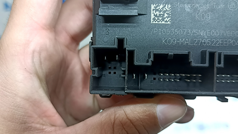 Computer ușă stânga față Audi A3 22-26 fixare ruptă, fixări rupte