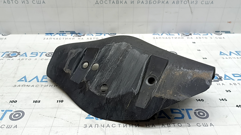 Накладка нижнего рычага под пружину задняя левая Audi A3 22-26 потертости, царапины