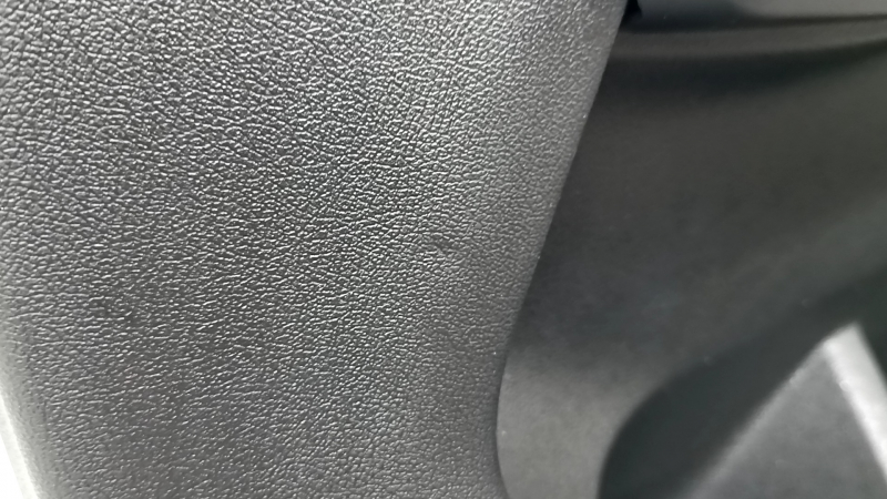 Ornament ușă, placă portieră dreapta față, BMW X5 G05 19-25, piele neagră, inserție din lemn Fineline Stripe, cotieră din piele neagră, cu mâner și suprapuneri, lovituri, rupturi, zgârieturi