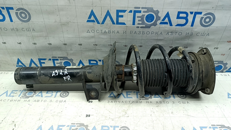 Ansamblu amortizor față dreapta pentru Audi A3 22-26